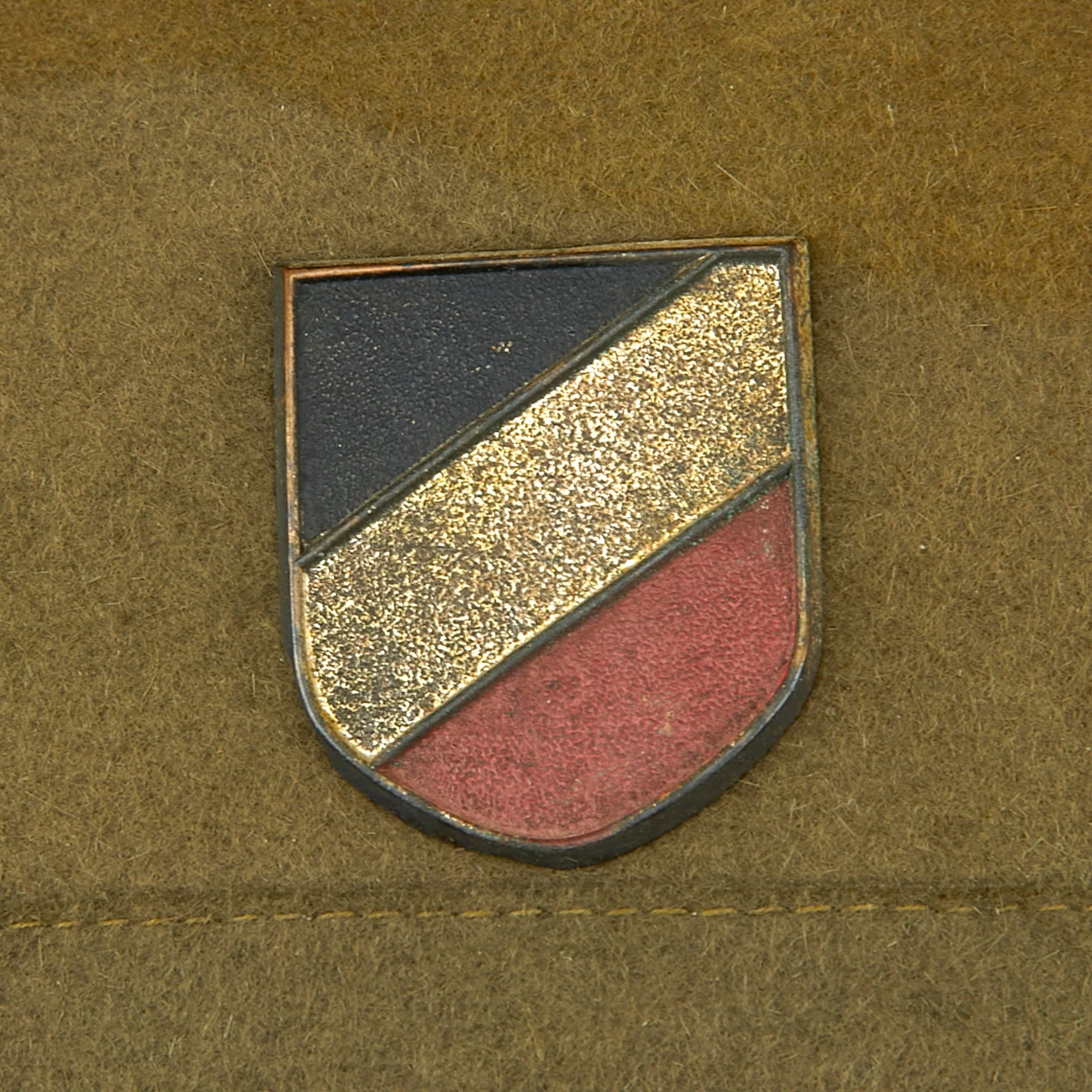 Original German WWII 2nd Model 1942 dated Afrikakorps DAK Sun Helmet with Badges - size 57 - Image 3