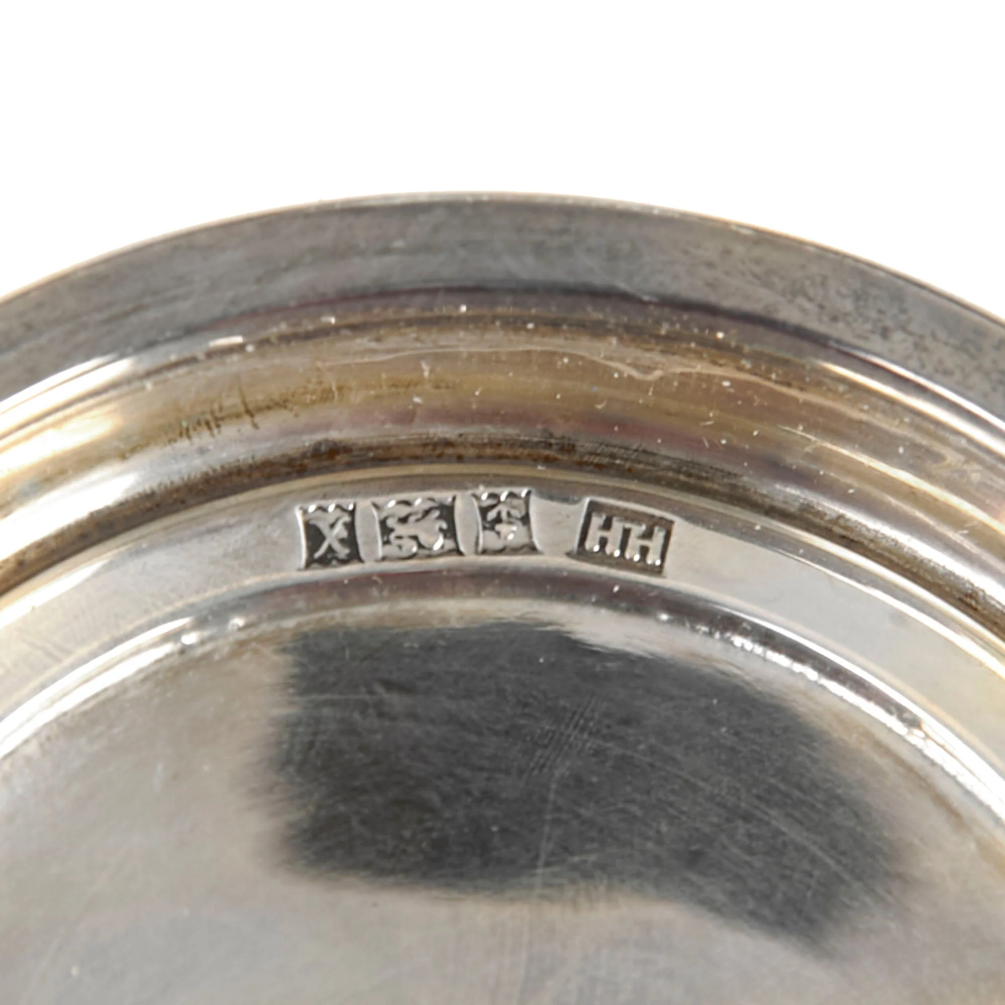 Original U.S. WWII 8th Air Force Silver Presentation Cup with British Hallmarks for 1943 in Original Embossed Silk & Velvet Lined Case - Image 5