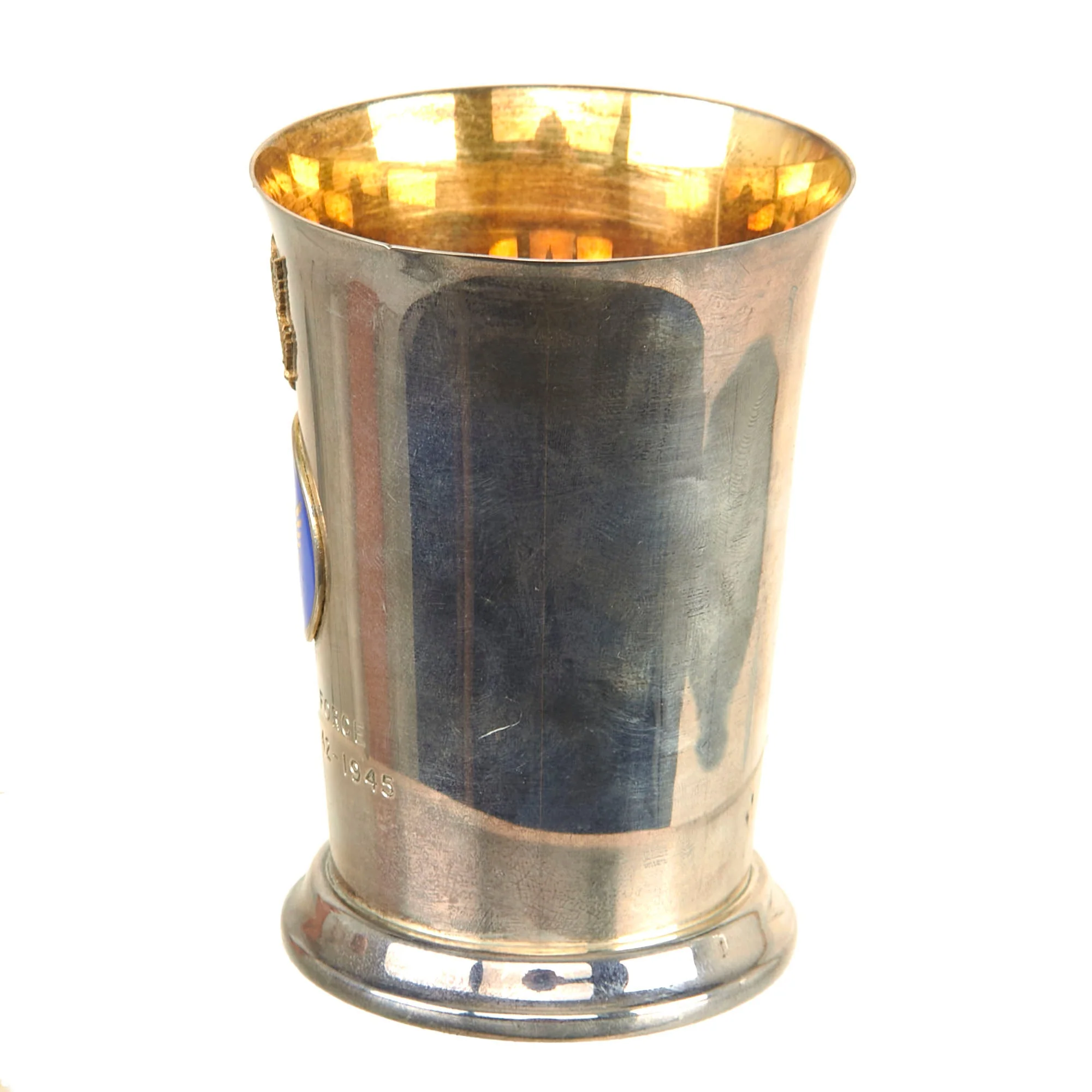 Original U.S. WWII 8th Air Force Silver Presentation Cup with British Hallmarks for 1943 in Original Embossed Silk & Velvet Lined Case - Image 8